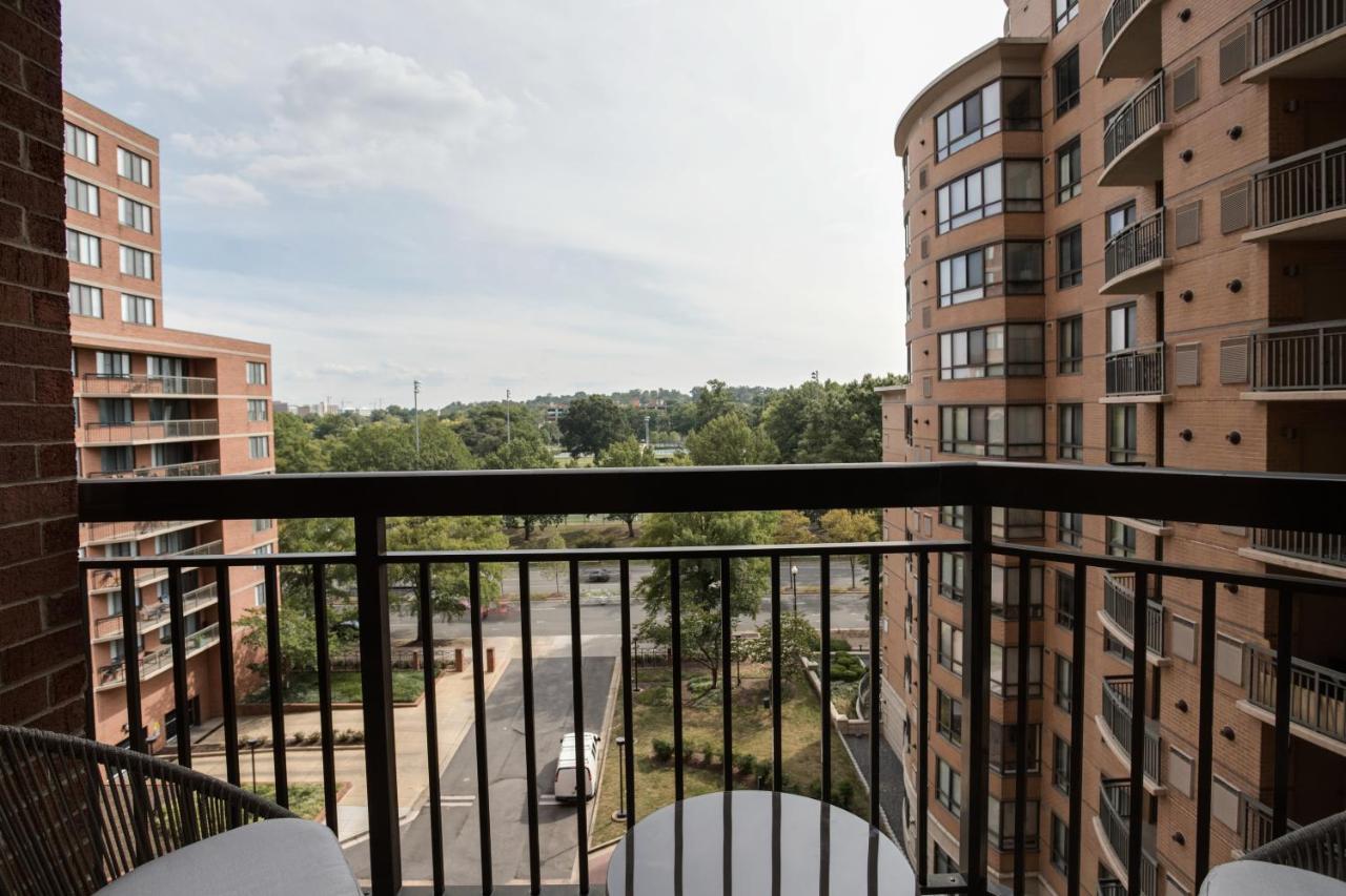 Stylish And Charming Apartment In Pentagon City Арлингтон Экстерьер фото