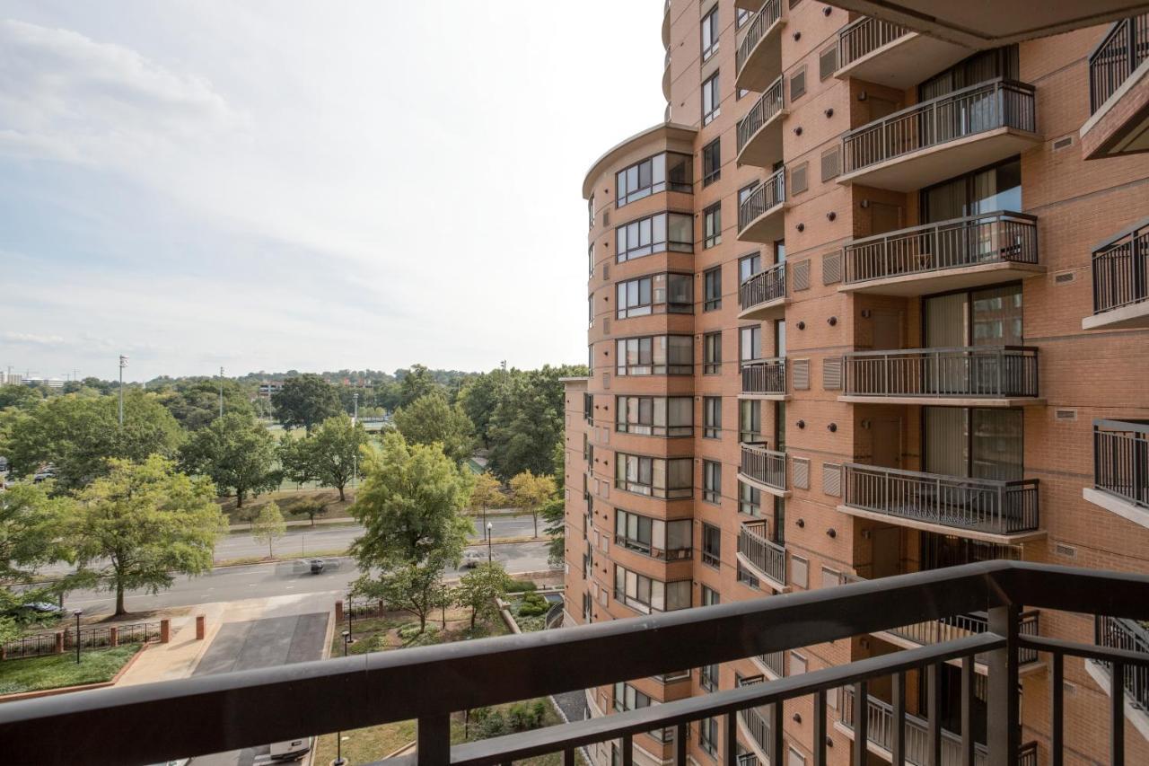 Stylish And Charming Apartment In Pentagon City Арлингтон Экстерьер фото
